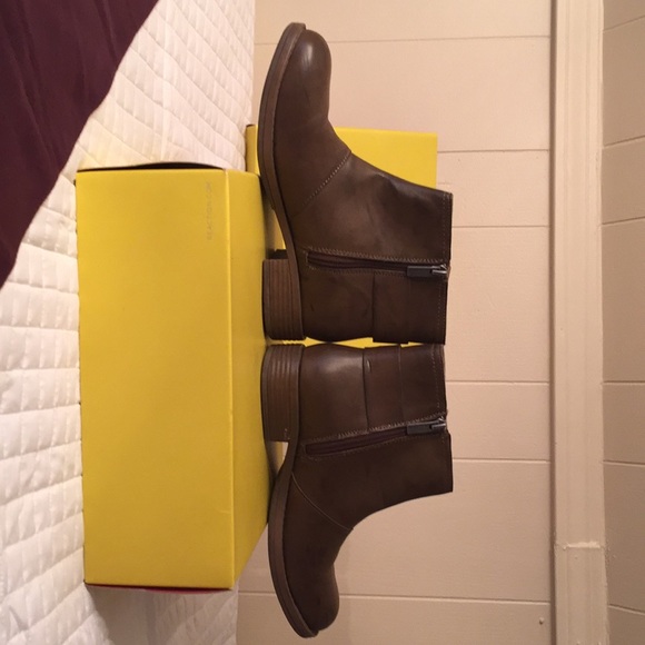 Kenneth Cole Reaction boots - Picture 4 of 5